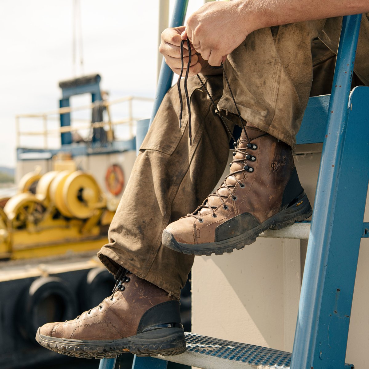 Stronghold 6" Dark Brown