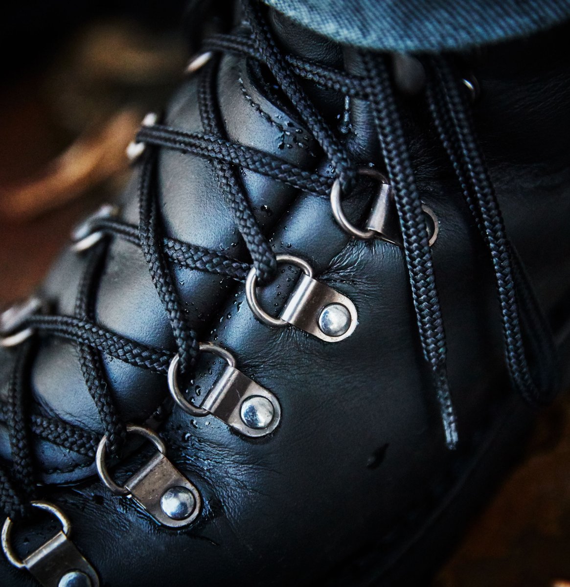 靴 danner mountain light black US8 Danner Mountain Light Gore-Tex Boots | Uncrate Supply