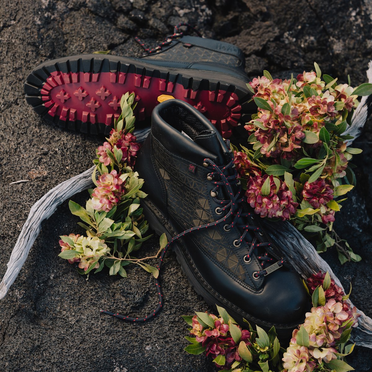 Men's Danner Light Sig Zane 'A'ali'i