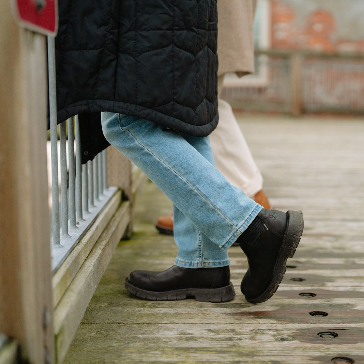 Eastwood Chelsea Black