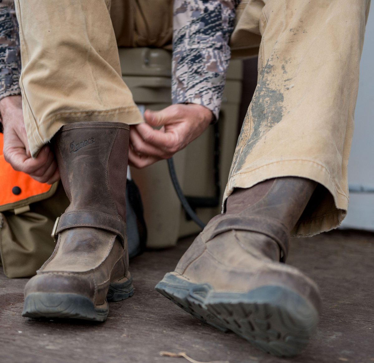 Sharptail Rear Zip 10" Dark Brown