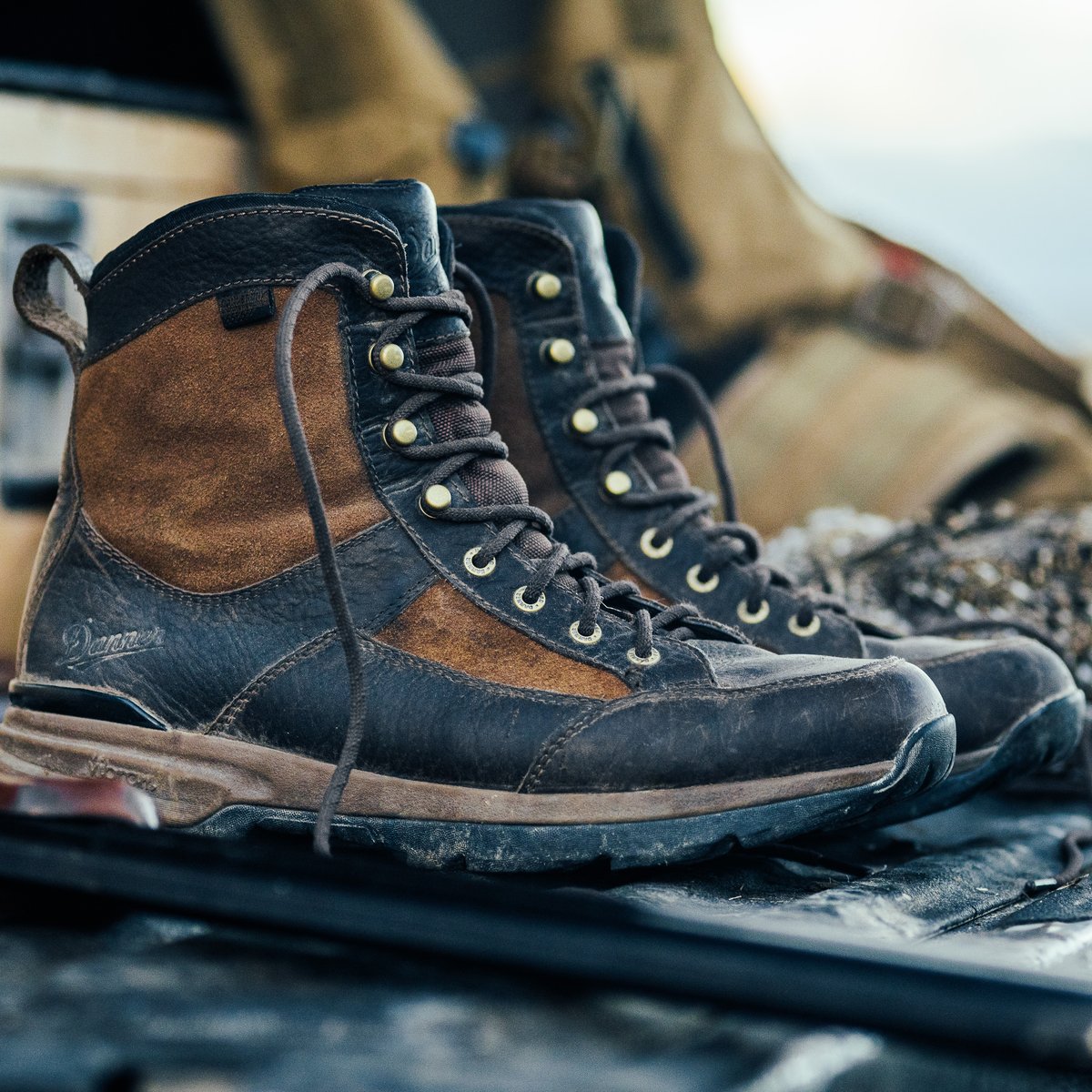 Recurve 7" Brown Danner Dry