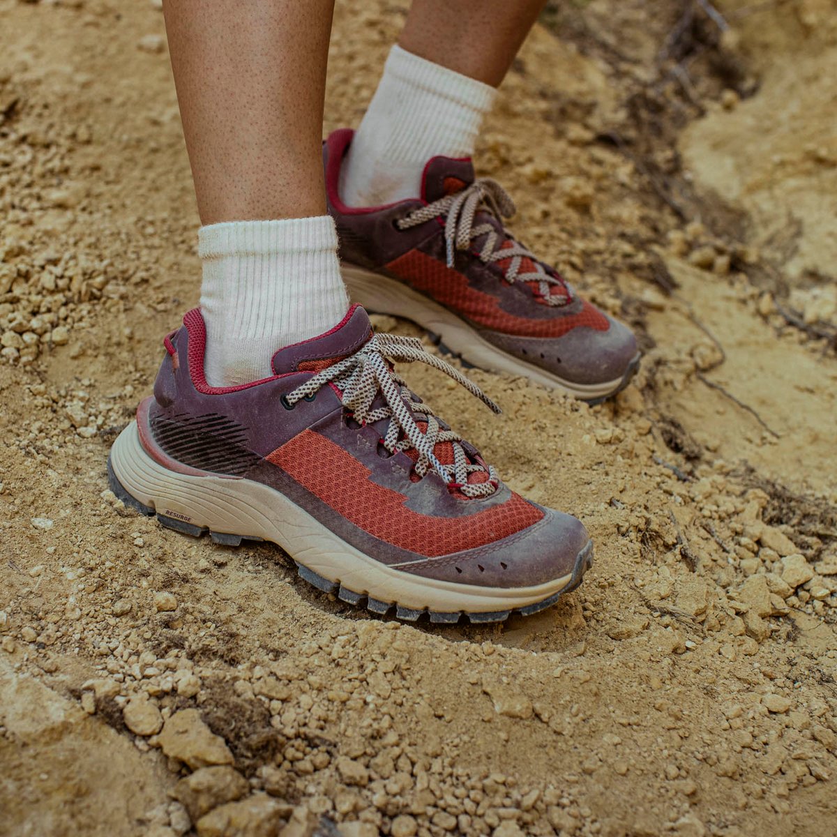 Trail Junction 3" Chocolate/Rhodo Red