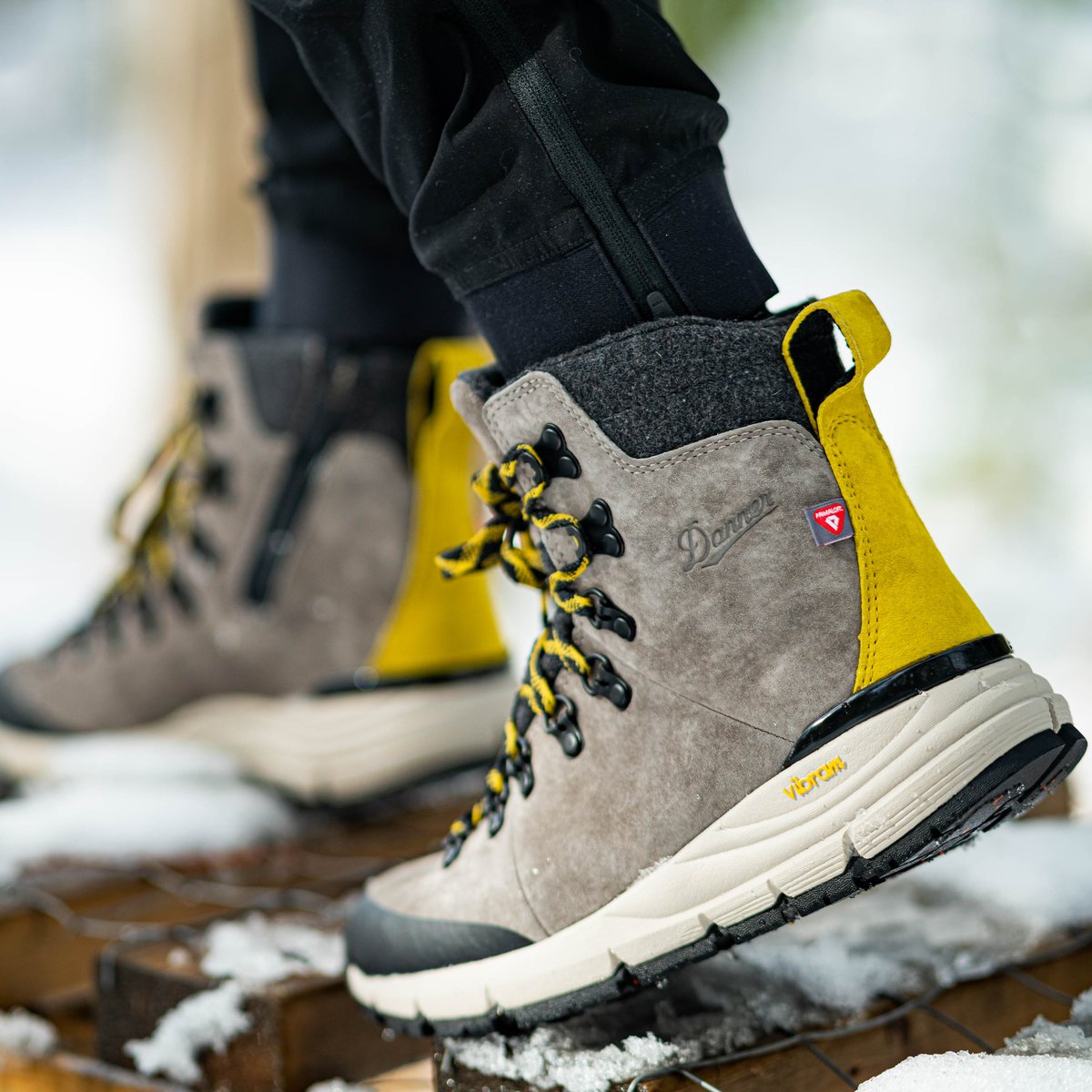 Danner - Arctic 600 Side-Zip Driftwood/Yellow Insulated 200G