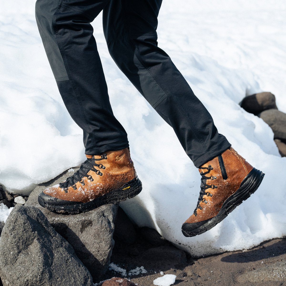 Arctic 600 Side-Zip 7" Bone Brown/Jet Black 200G